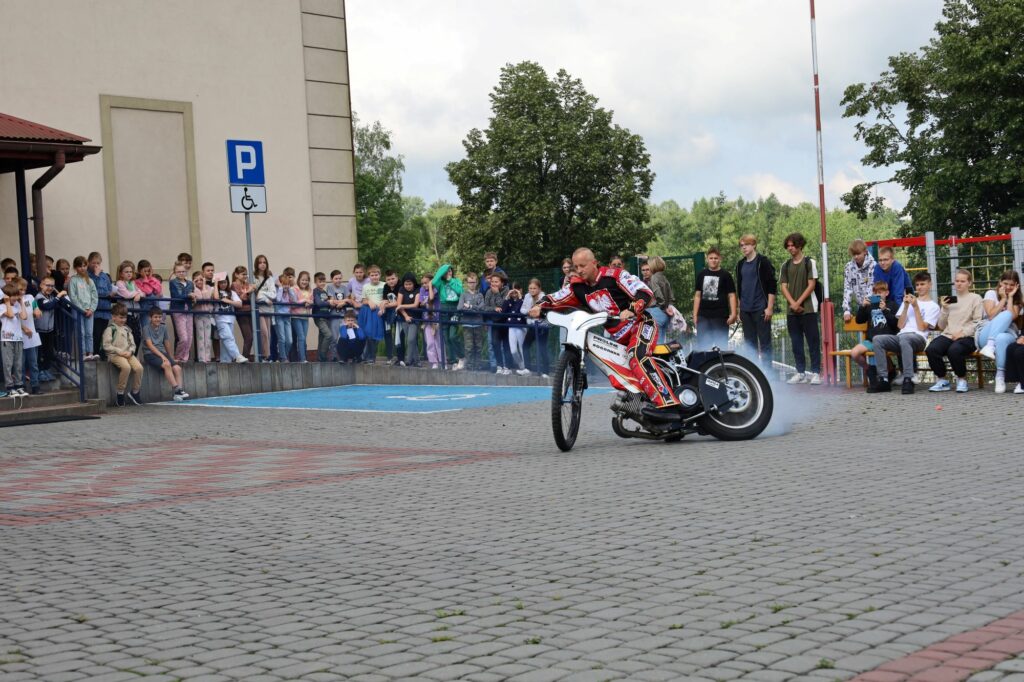 pokazy jazdy motocyklem