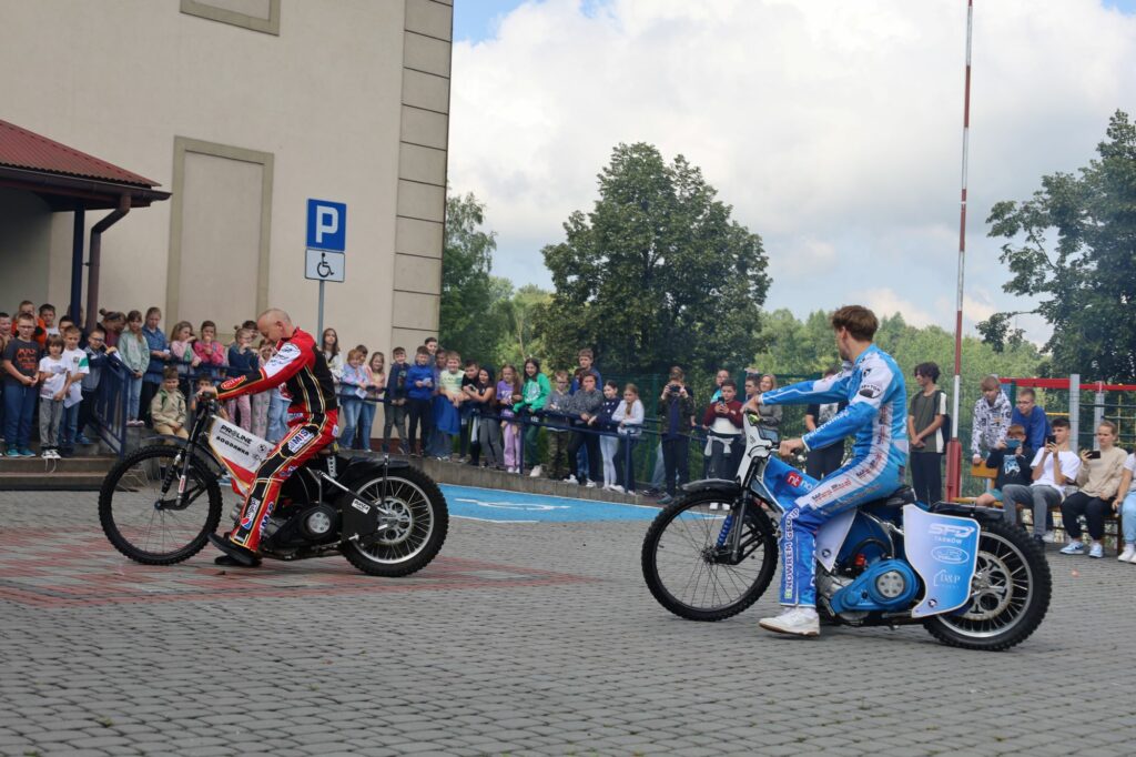 pokazy jazdy motocyklem