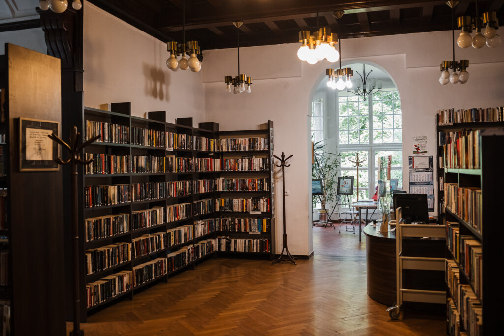 wnętrza biblioteki