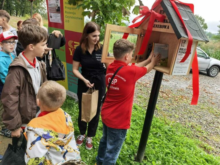 Biblioteki plenerowe – czytać możesz wszędzie Otwarcie połączone z Narodowym Czytaniem