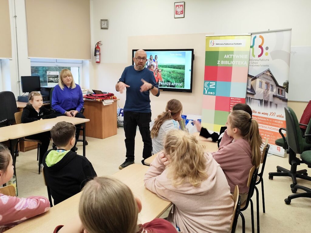 dzieci podczas warsztatów