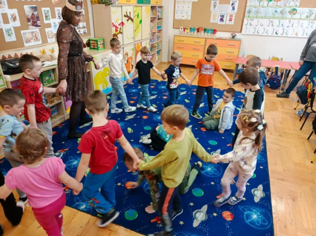 Dzieci podczas zabawy