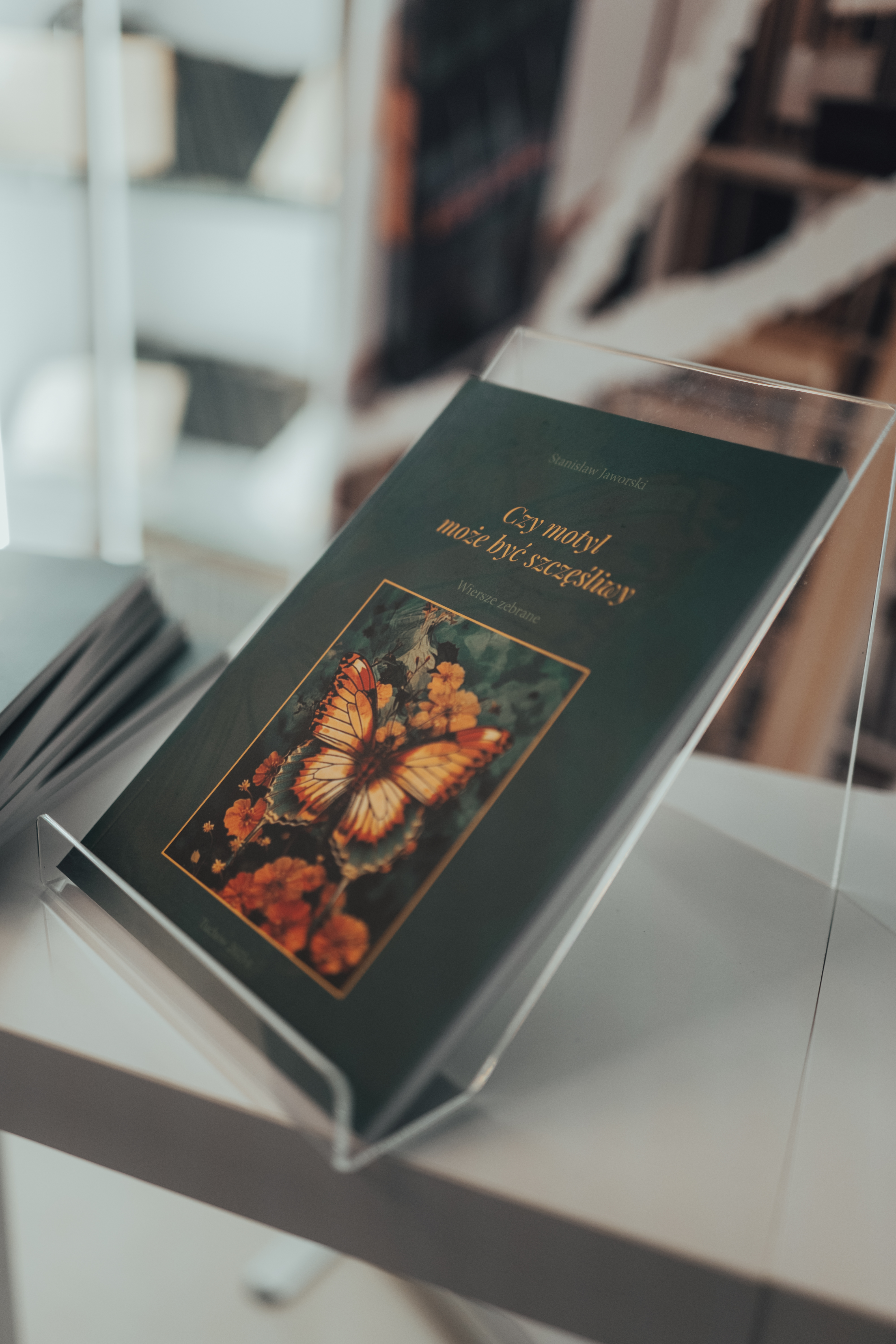 książka na prezenterze