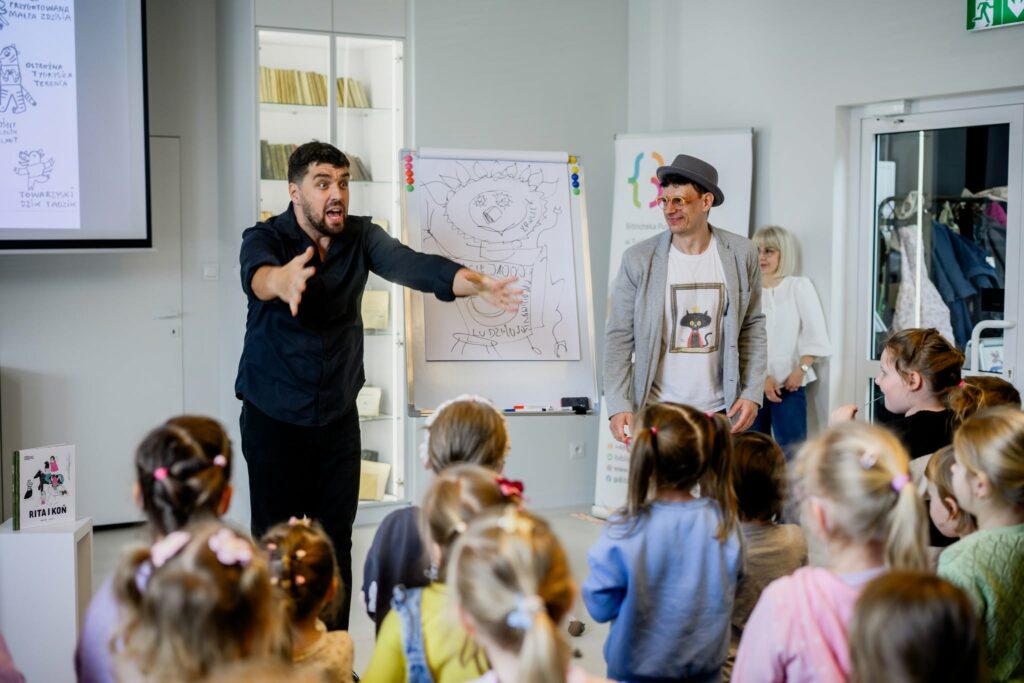prowadzący warsztaty w bibliotece