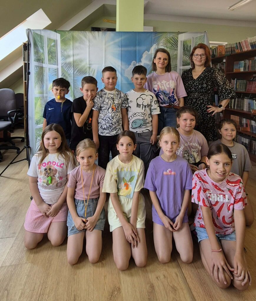 dzieci w bibliotece